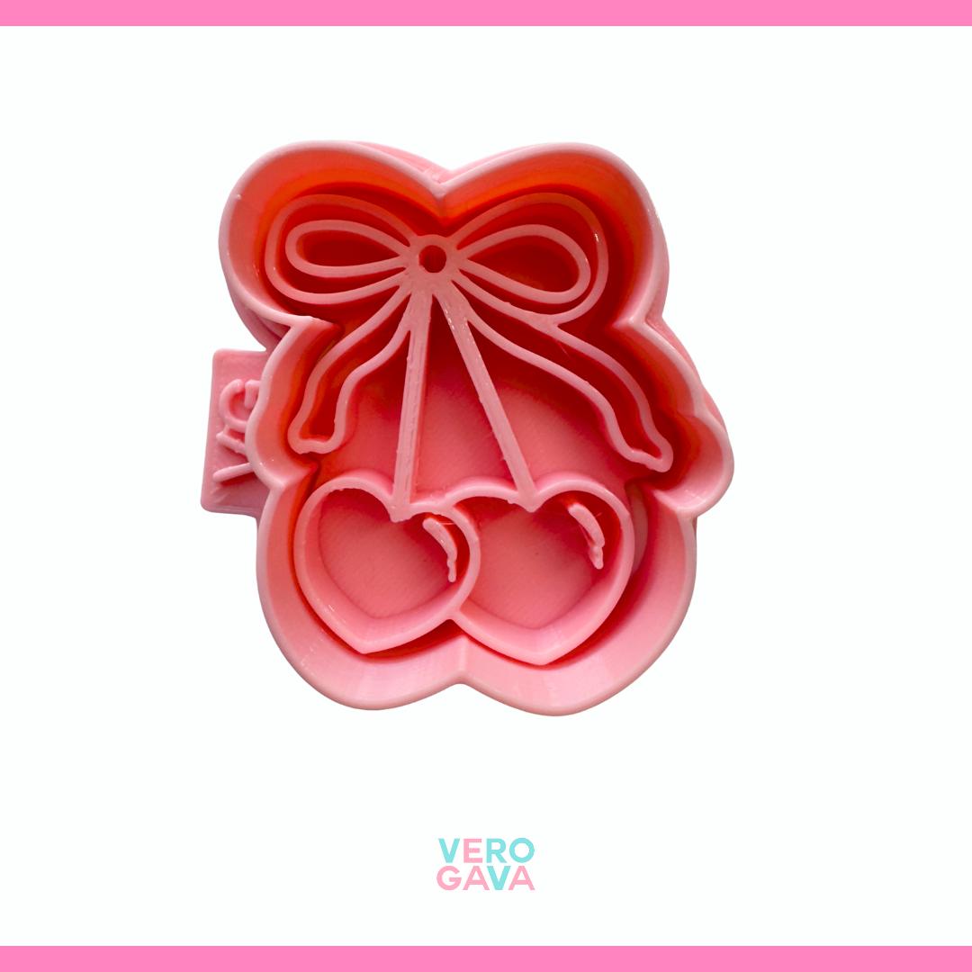 Cortador Cereza con moño 5cm